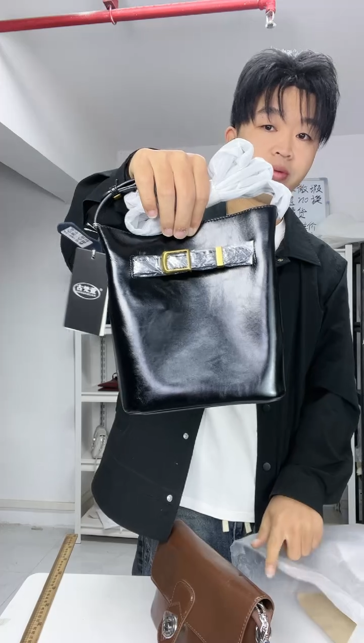 牛皮【尤尤轻奢女包】时尚百搭轻奢款式女包001