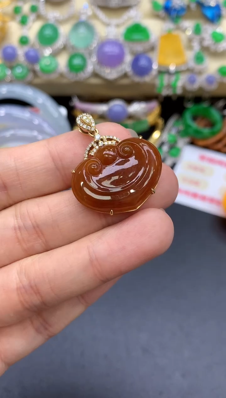 颈饰18K金镶嵌翡翠420-中国好珍宝