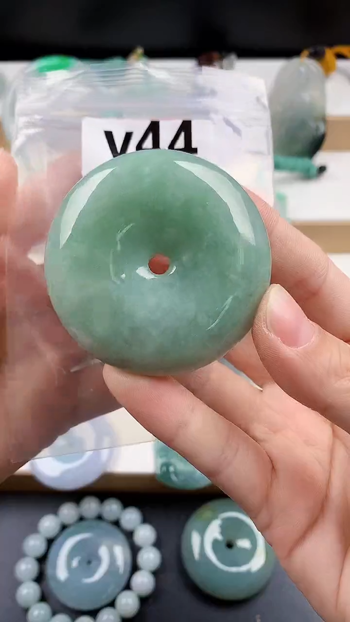 颈饰未镶嵌翡翠天然翡翠吊坠挂件