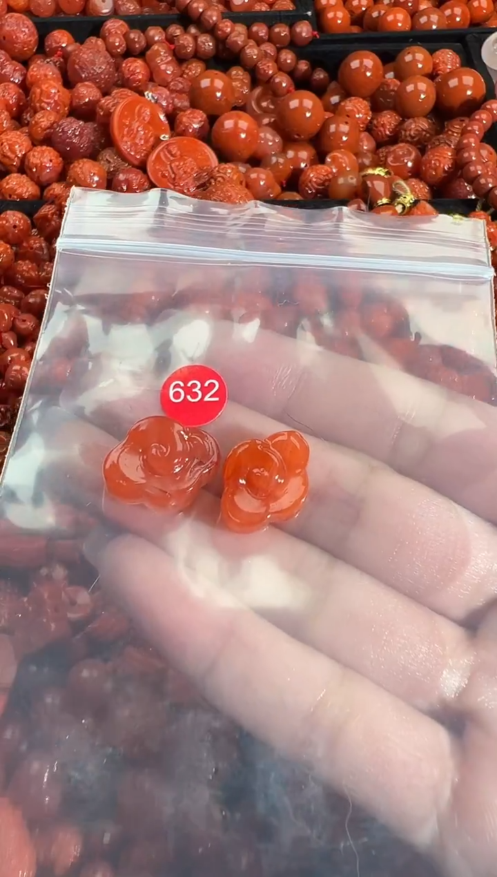 颈饰未镶嵌南红玛瑙1