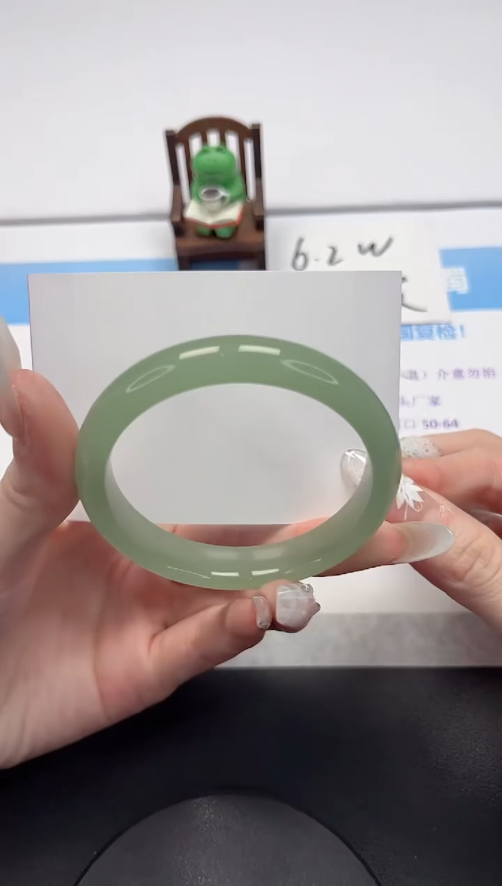 【闪购商品】石英质玉手镯未镶嵌V282-57