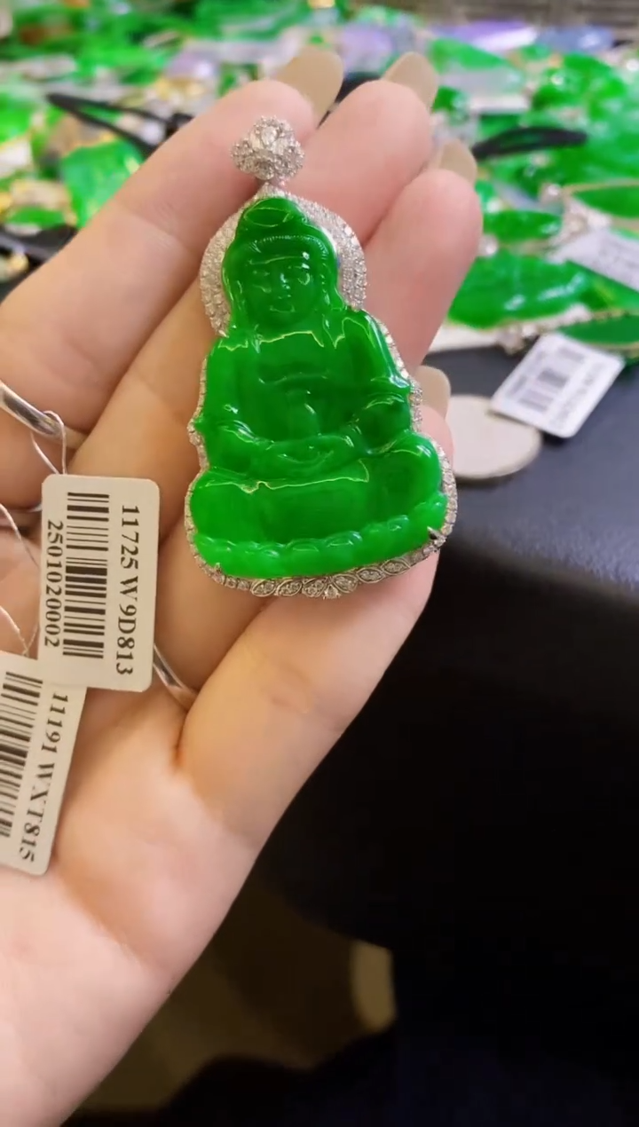 【闪购商品】定制翡翠18K金镶嵌吊坠