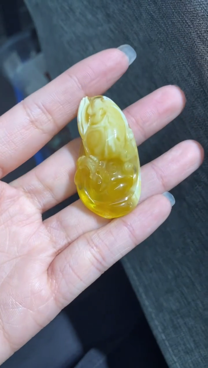 未镶嵌蜜蜡裸石（静）蜜蜡雕刻吊坠