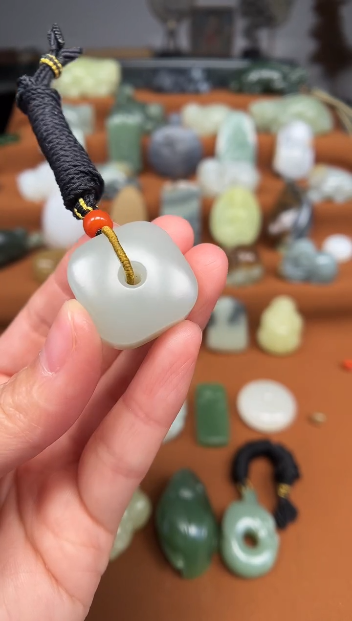 【闪购商品】和田玉颈饰未镶嵌平安扣