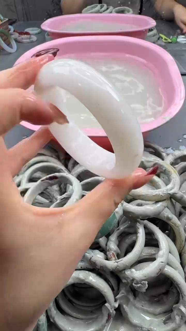 未镶嵌手镯石英质玉3