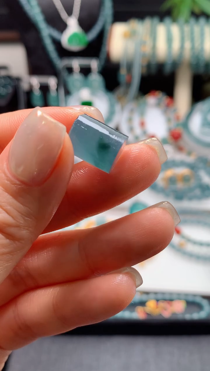 【闪购商品】翡翠颈饰未镶嵌0884198779