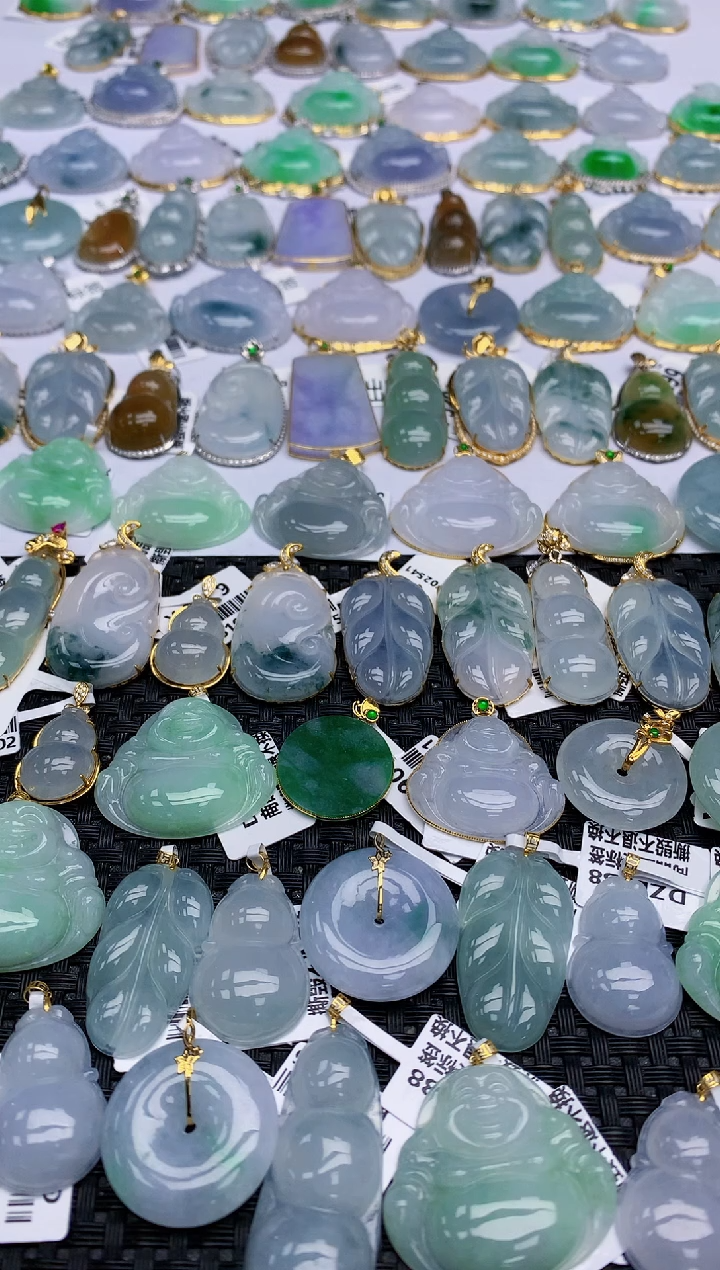 【闪购商品】翡翠18K金镶嵌挂件天然翡翠A货