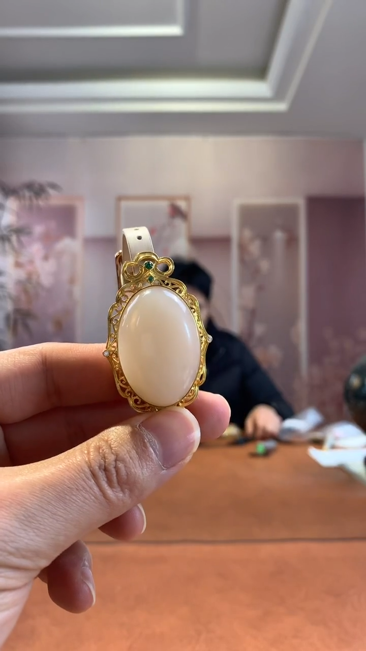 【闪购商品】和田玉挂件银S925镶嵌藕粉大蛋面手牌