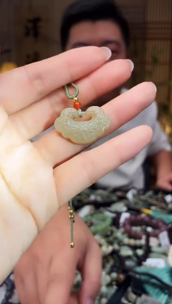 颈饰未镶嵌和田玉多样性发货，拍一发一
