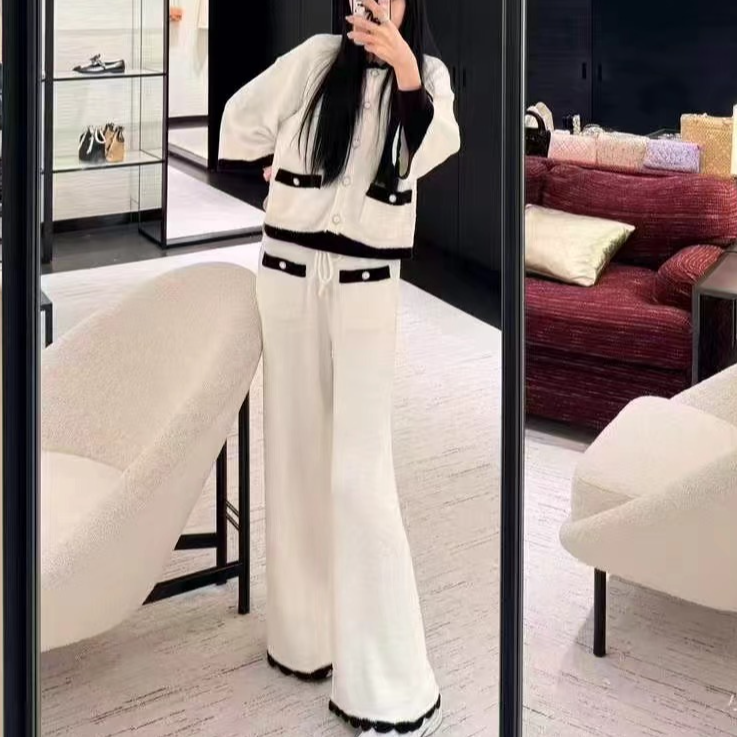 99新 Chanel/香奈儿 26C爆款36码黑白拼色花边毛巾开衫+38码长裤