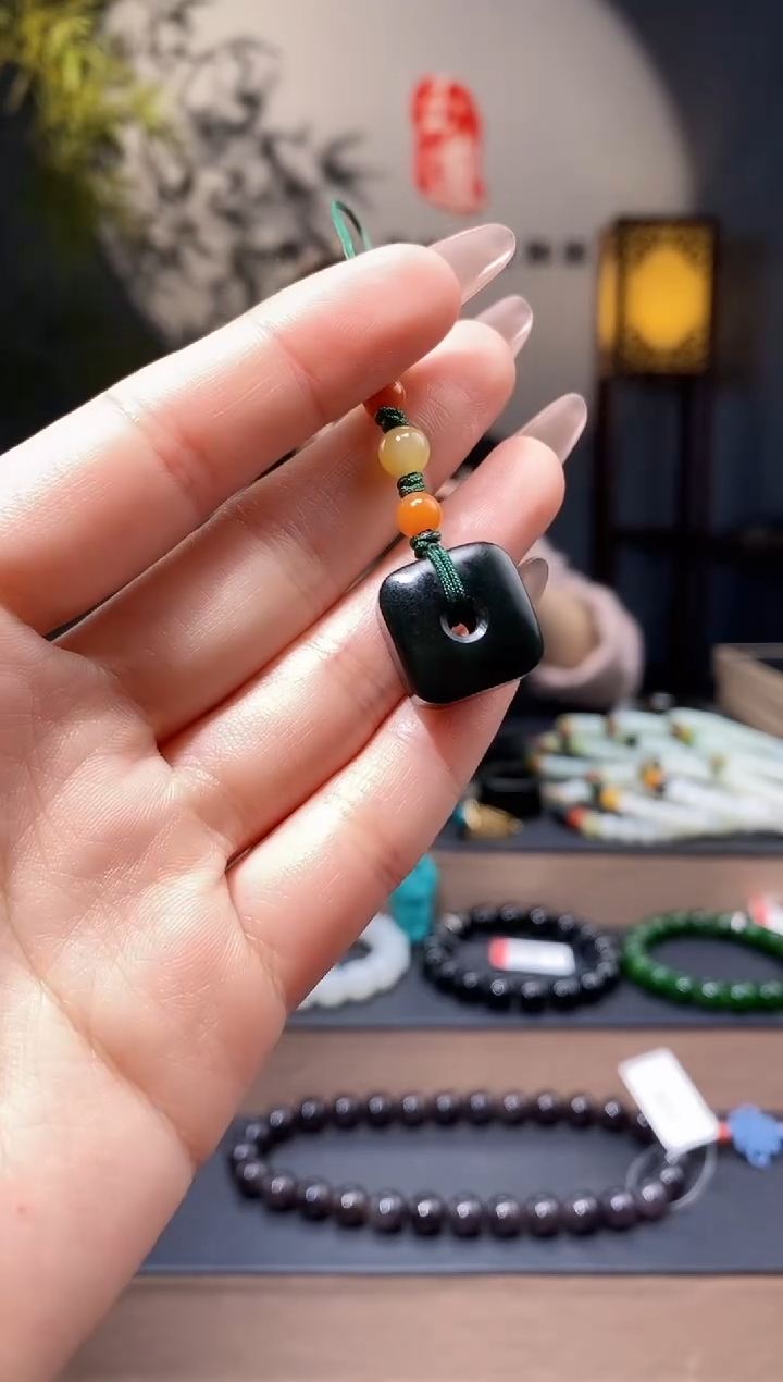 【闪购商品】和田玉1未镶嵌黑青挂件