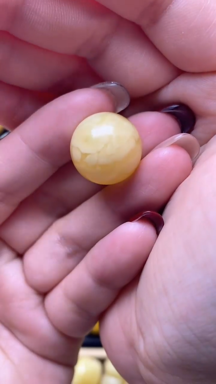 【闪购商品】琥珀裸石未镶嵌月.3