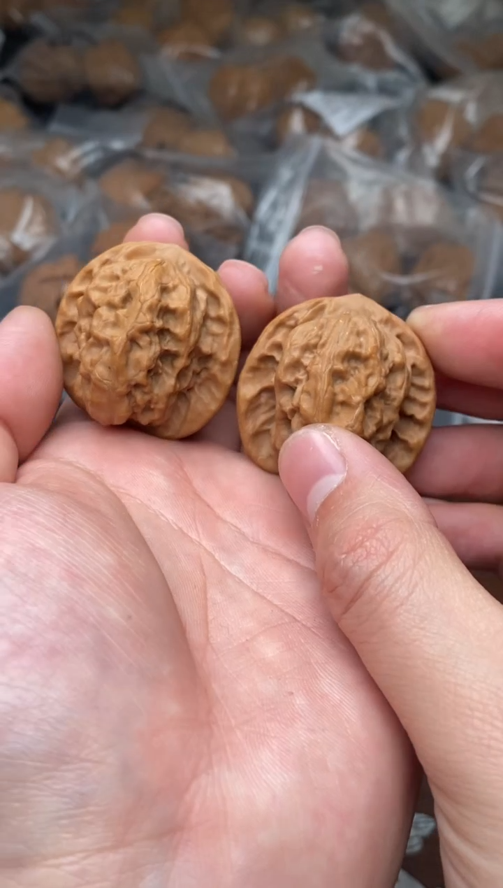 【闪购商品】文玩核桃把件G62号36尺野狼