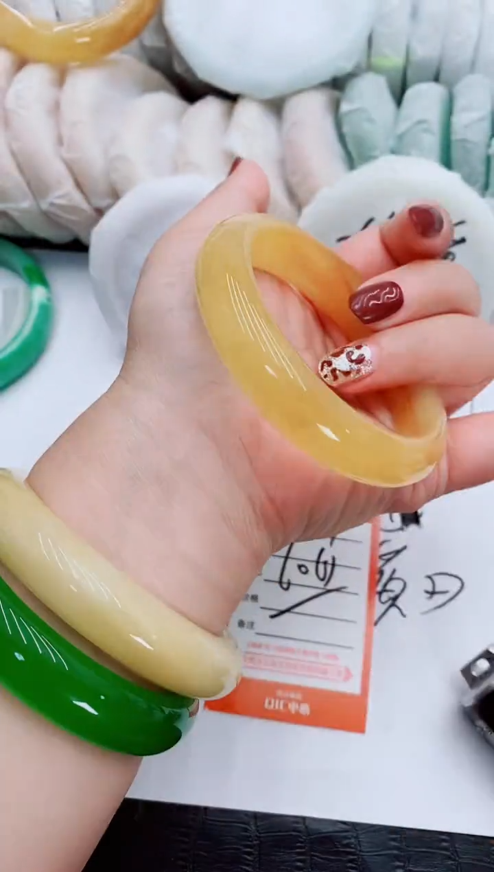 【闪购商品】石英质玉手镯未镶嵌Q169-60-61