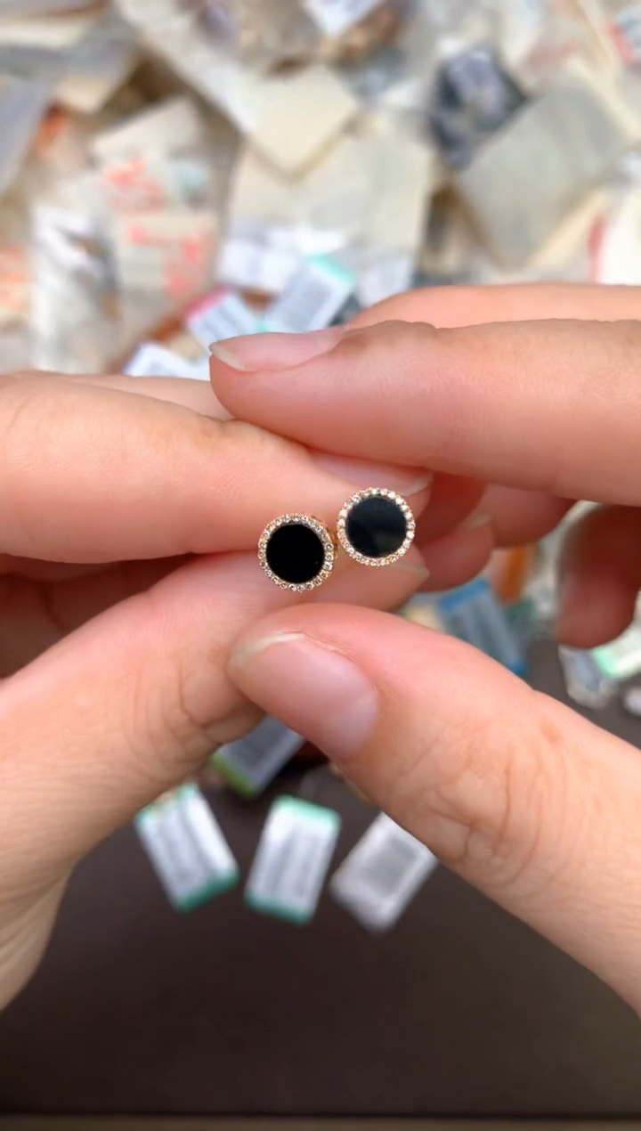 18K金镶嵌挂件翡翠—