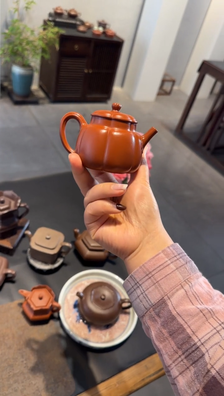 【闪购商品】紫砂茶壶繁花 朱泥