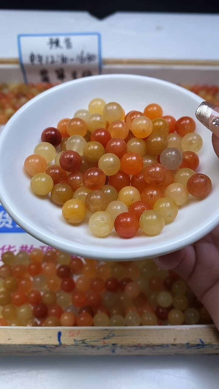 未镶嵌散珠石英质玉B410 三彩金丝玉8mm30颗6.8元