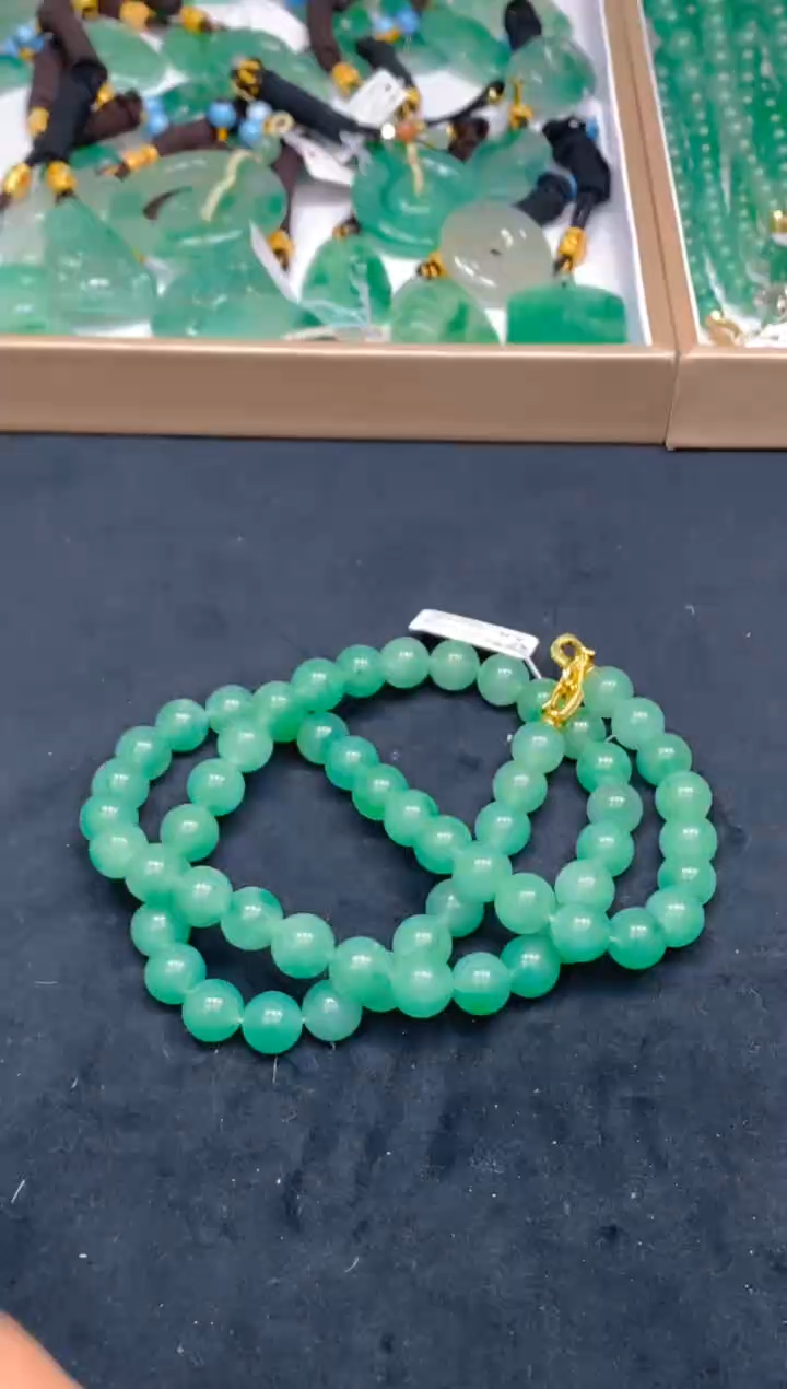【闪购商品】石英质玉手链未镶嵌冰美人非洲翠057
