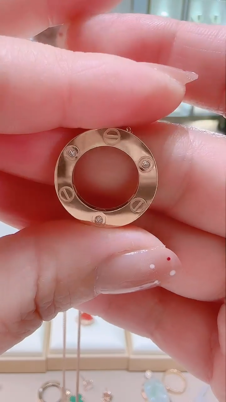 【闪购商品】钻石吊坠(不含链)18K金镶嵌吊坠20mm