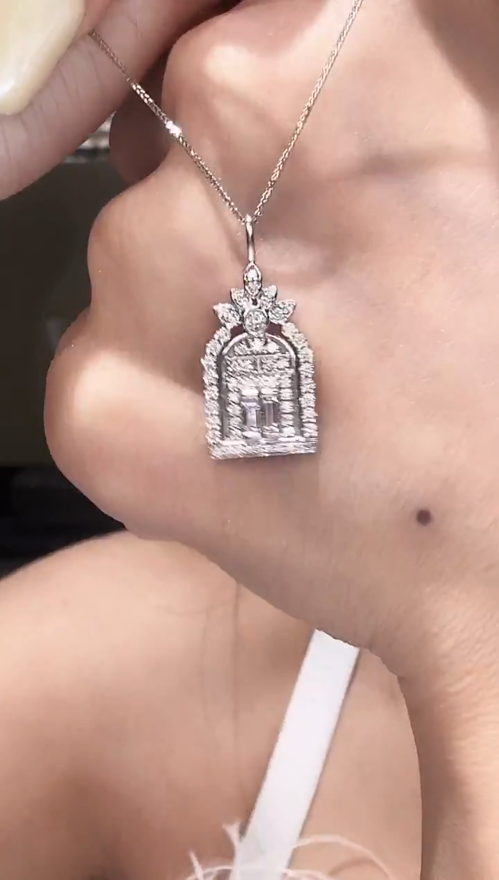 铂Pt950镶嵌吊坠钻石幸福之门吊坠