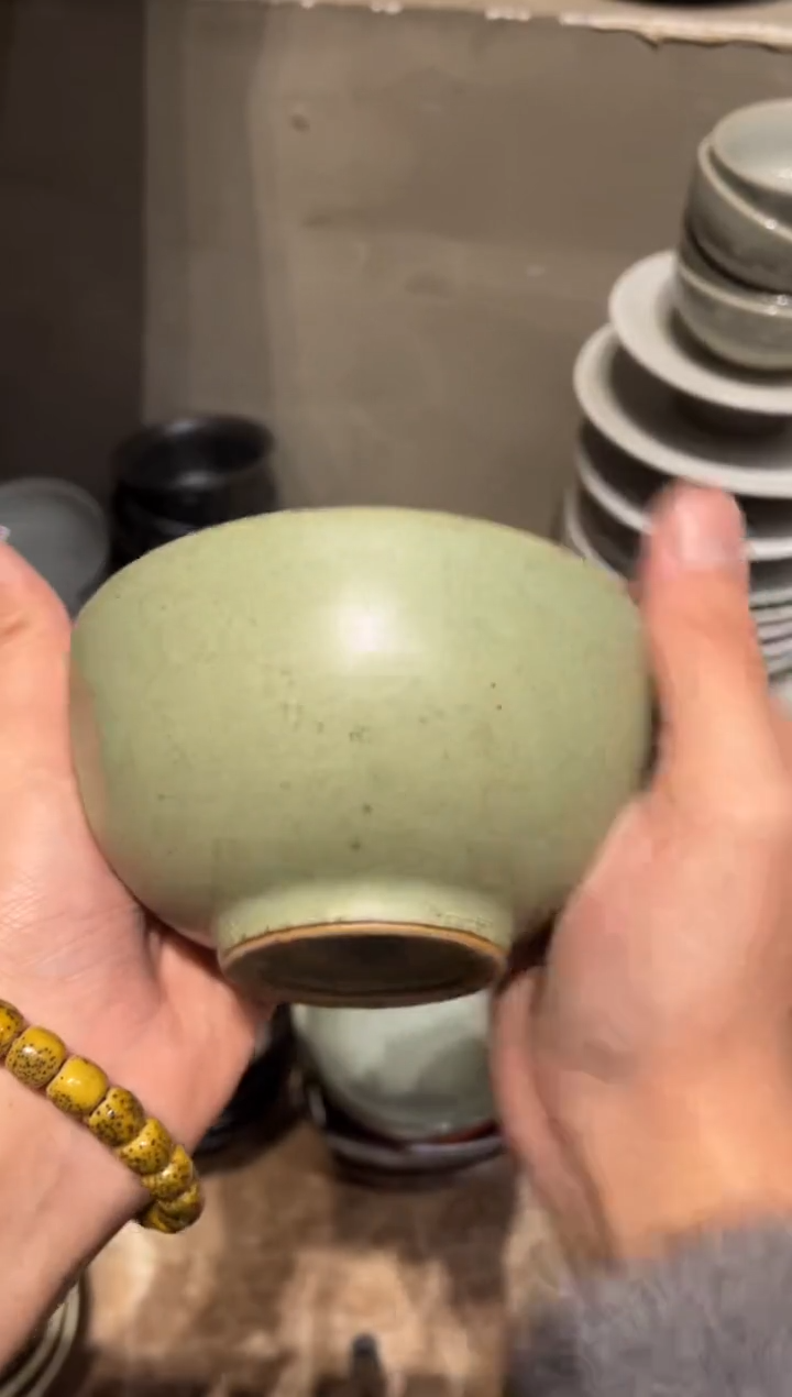 【闪购商品】瓷片193绿影手工饭碗1个