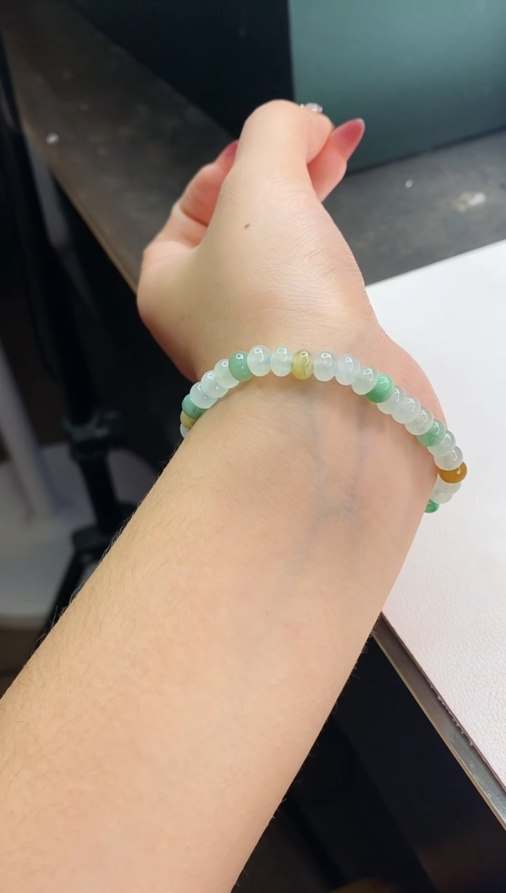 【闪购商品】翡翠颈饰未镶嵌手串