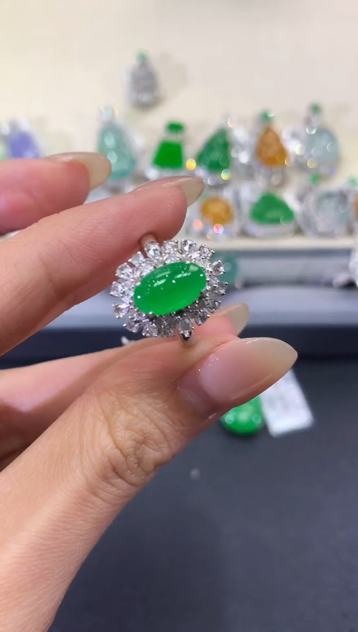 【闪购商品】翡翠戒指18K金镶嵌f21      