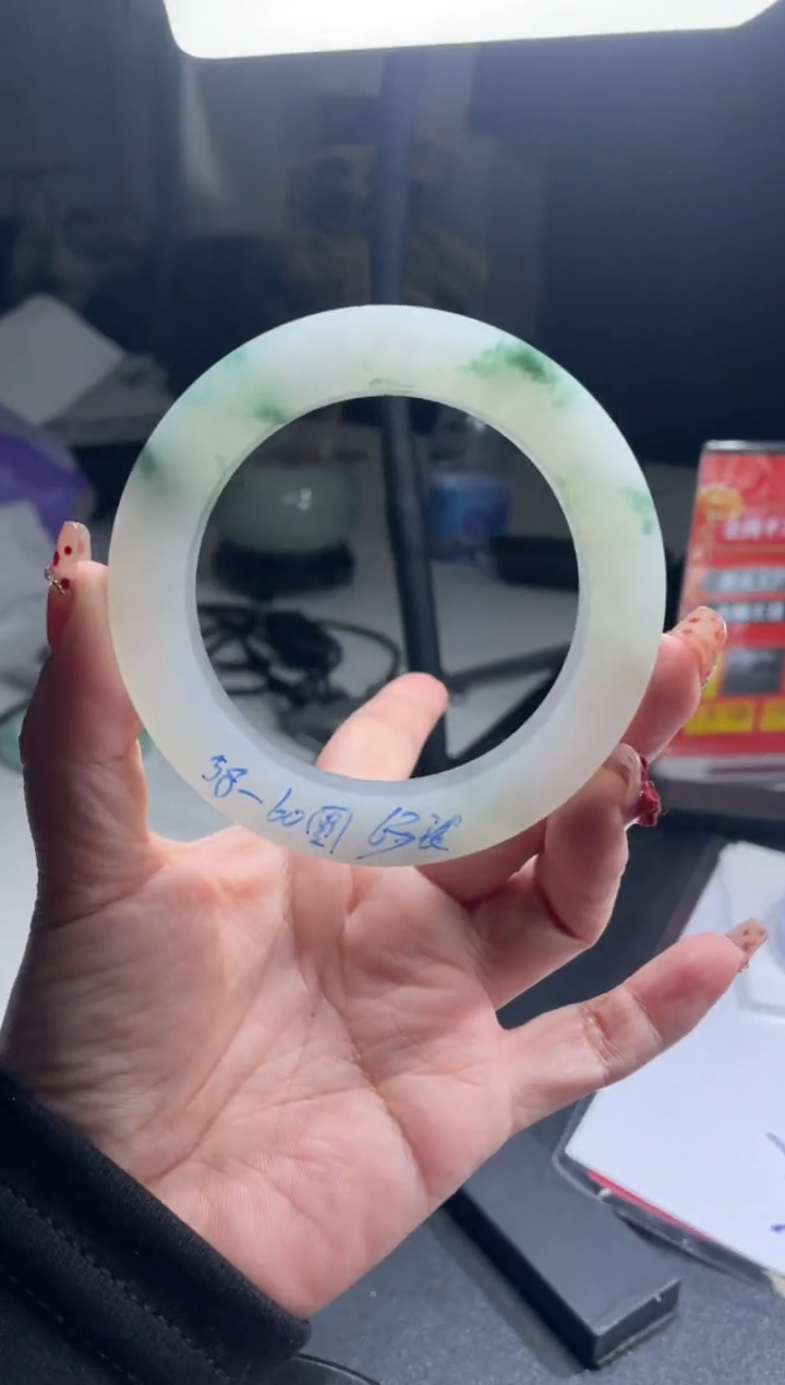 【闪购商品】定制翡翠手镯未镶嵌手镯DDH/发一件