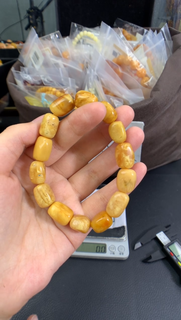 蜜蜡未镶嵌珠宝奇石1