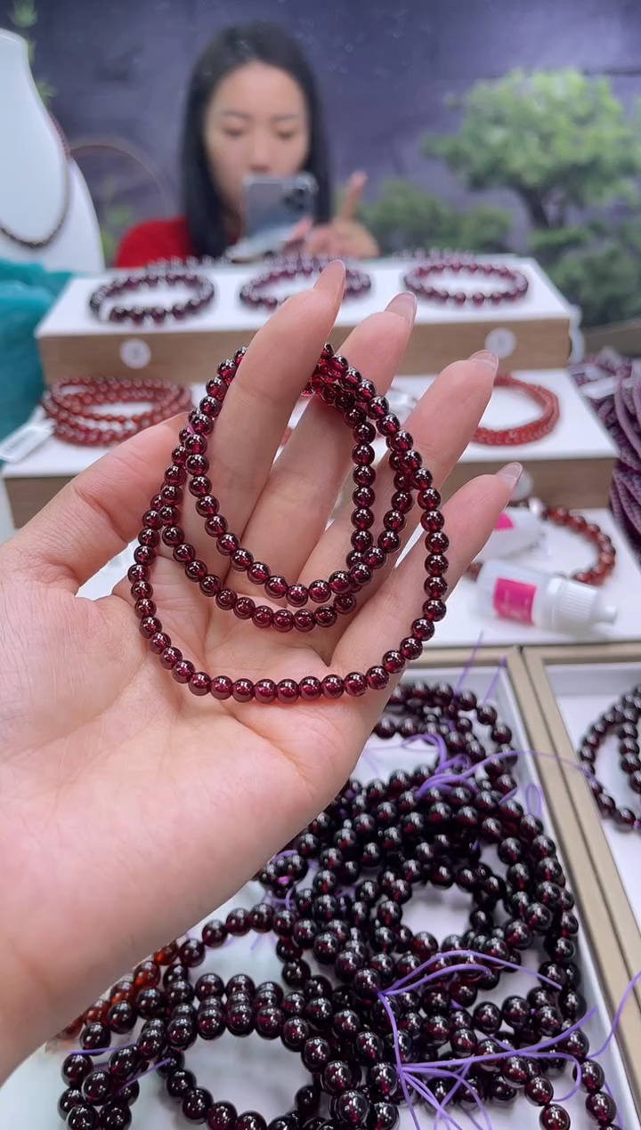 【闪购商品】石榴石手串未镶嵌石榴石多圈4mm+多样式发一