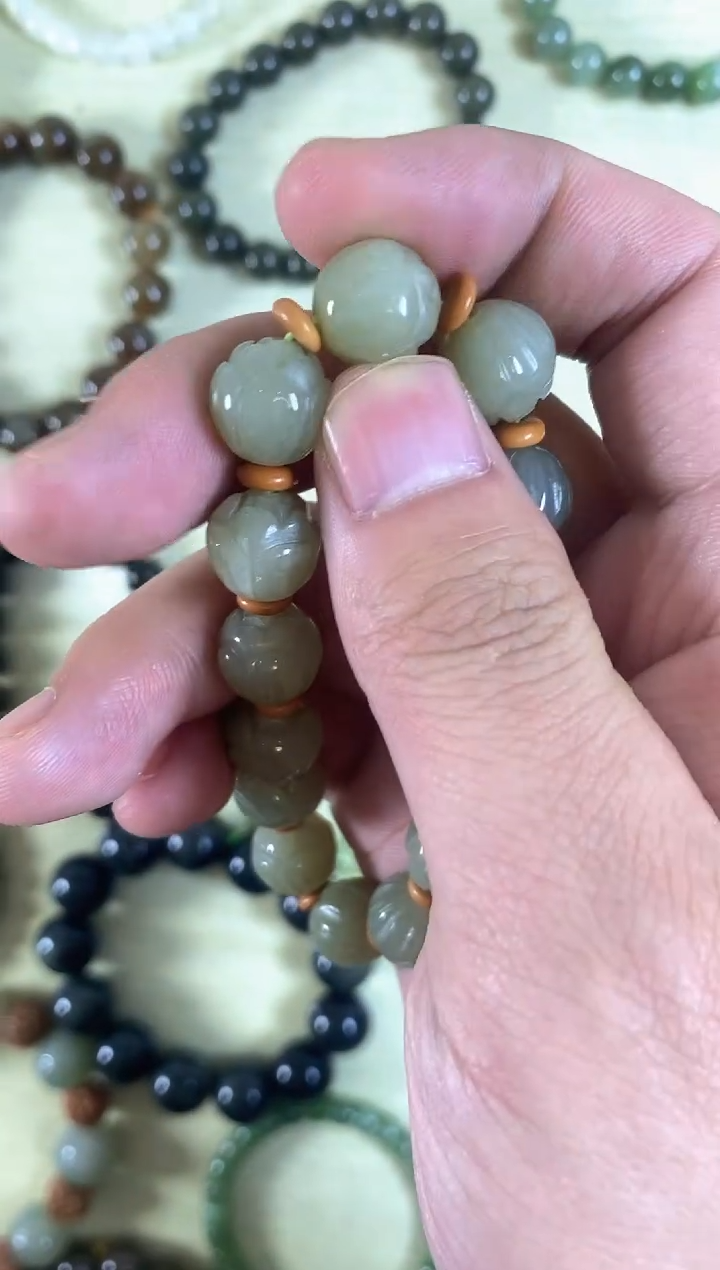 未镶嵌手链和田玉t****9和田玉多样性链接