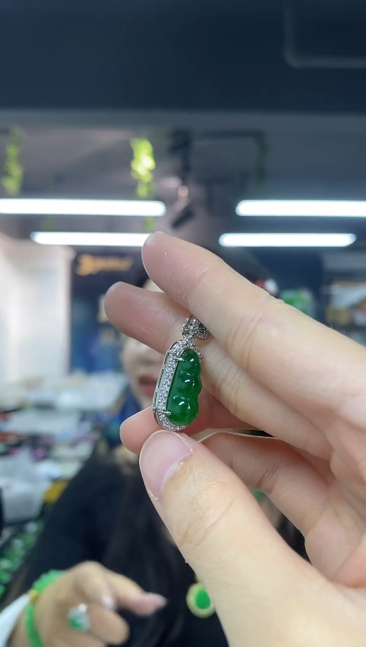 翡翠未镶嵌吊坠(不含链)多样性发其一颜色微差