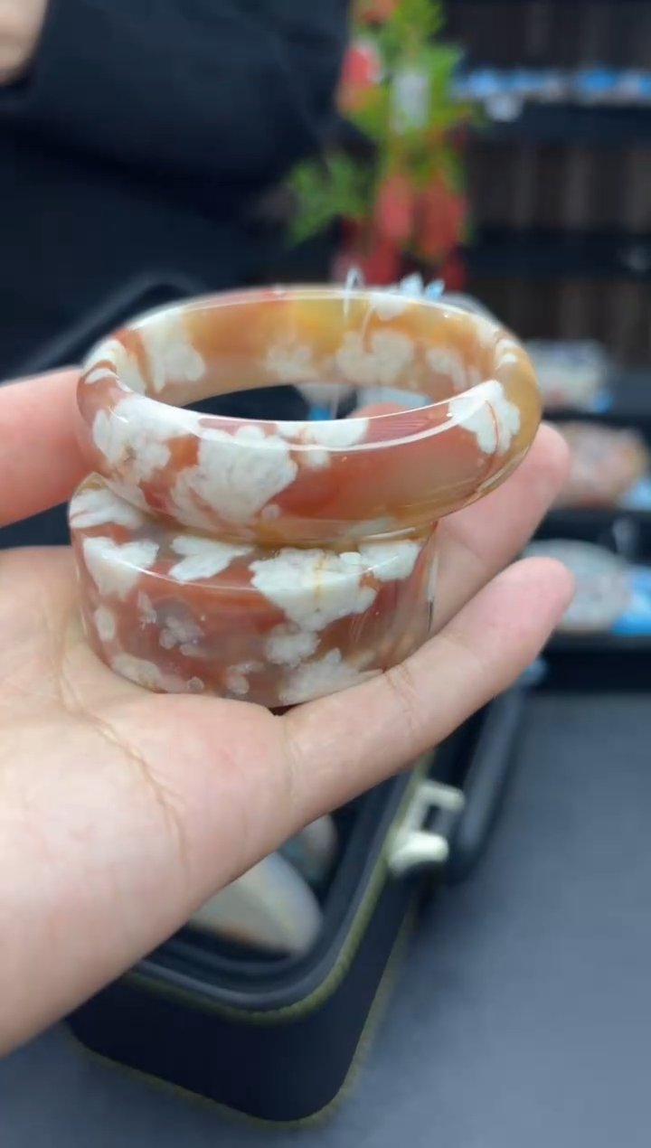 【闪购商品】石英质玉手镯未镶嵌682（58圈赠送镯心） 