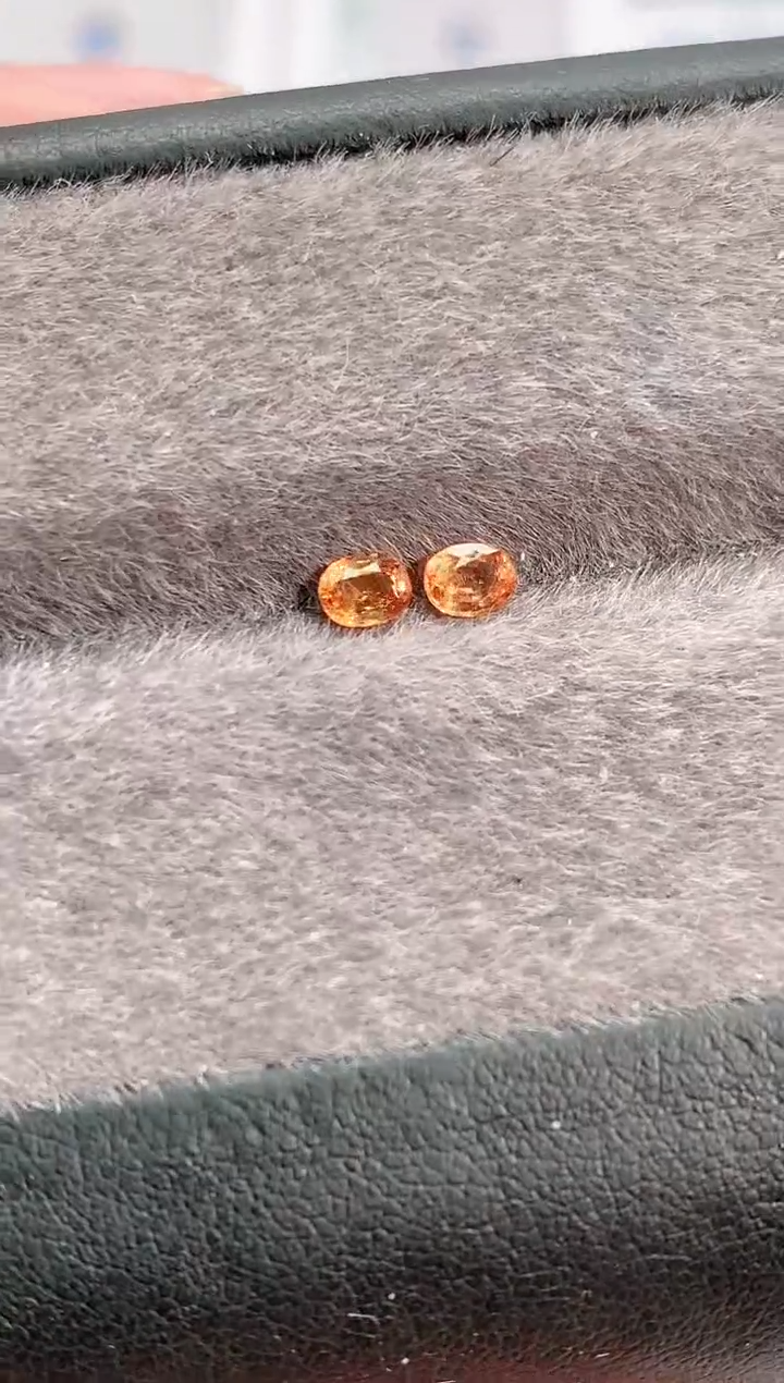 未镶嵌裸石石榴石（芬达石）0.54-99天然芬达石