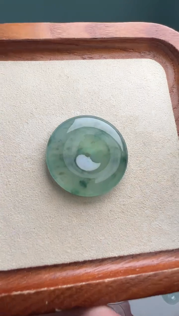 定制翡翠未镶嵌冰飘绿平安扣
