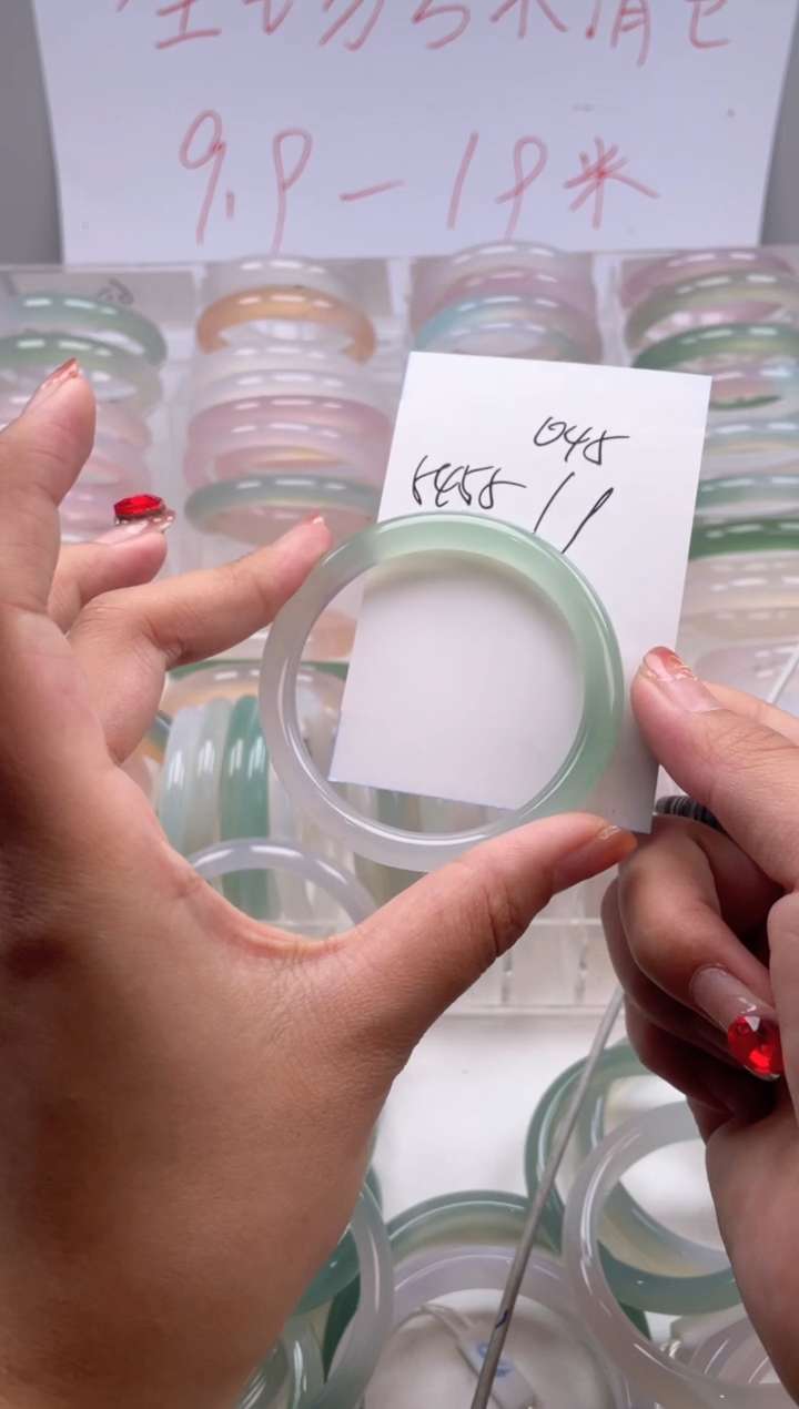 玛瑙/玉髓手镯未镶嵌045