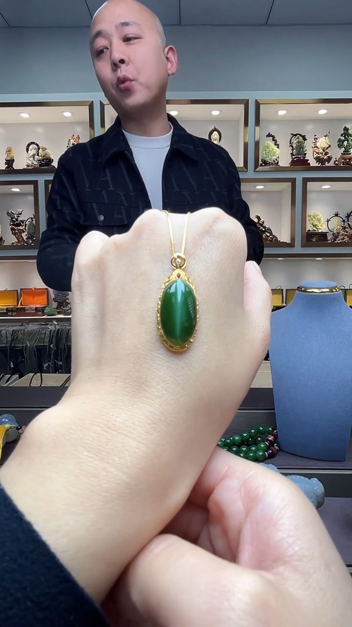 【闪购商品】和田玉挂件18K金镶嵌苏