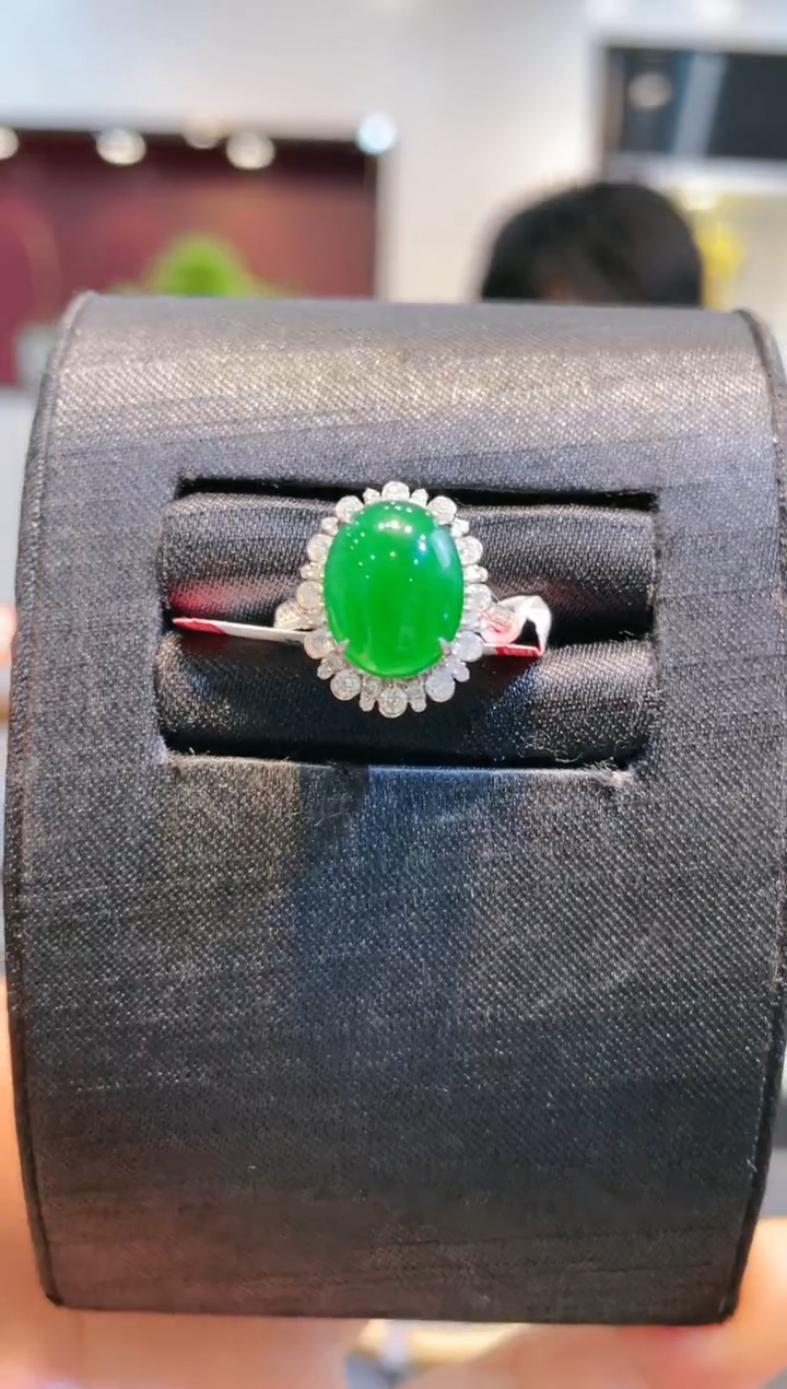 【闪购商品】翡翠颈饰18K金镶嵌A62天然A货翡翠戒指