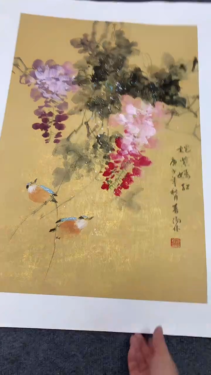 竖款精品开三花鸟，