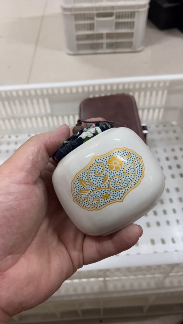无运费险有瑕疵的摄影的产品有使用过的痕迹有点脏介意勿拍
