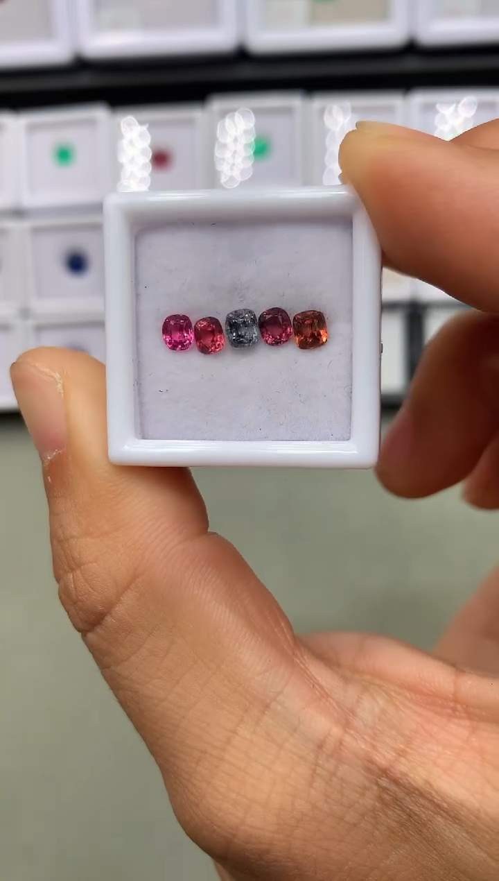 【闪购商品】定制蓝宝石裸石未镶嵌枕型 一盒5/P 1.40ct