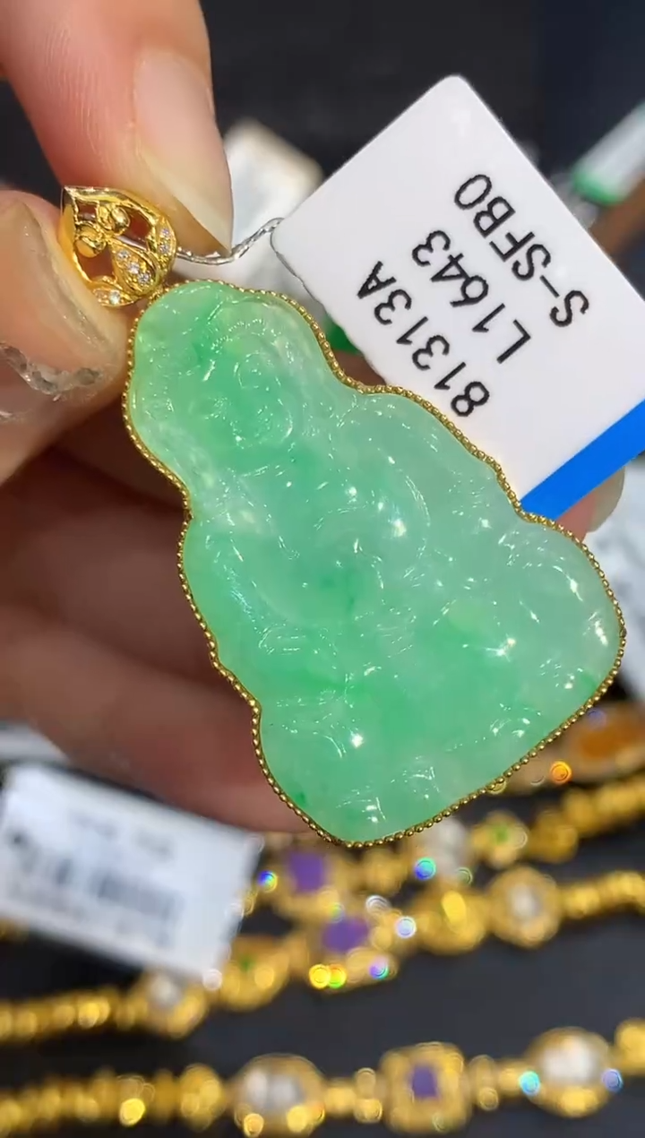 吊坠(不含链)18K金镶嵌翡翠多样性发其一