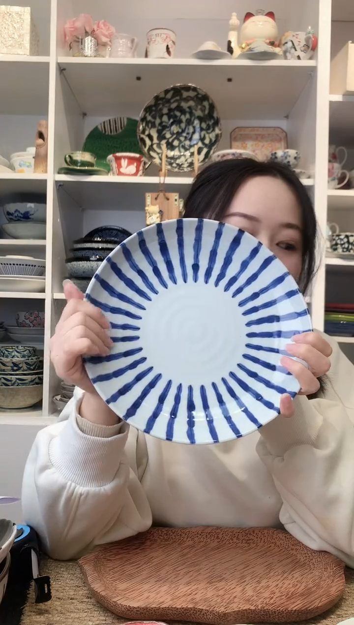 陶瓷浓十草三角80盘22.5cm