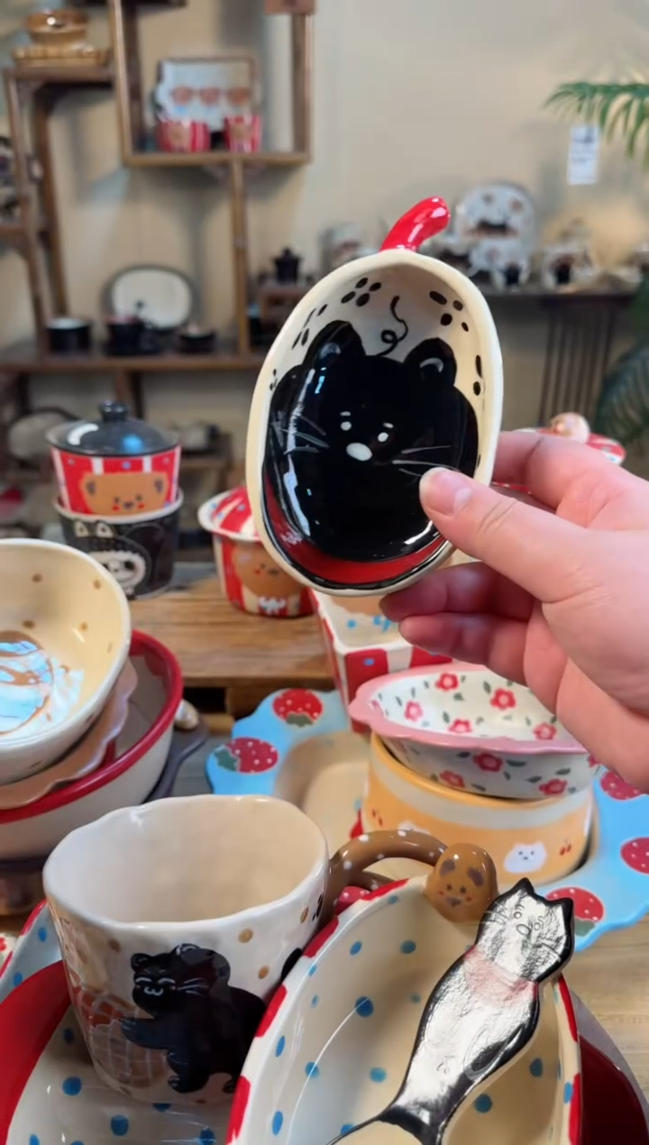 【闪购商品】红领巾猫咪碗高温瓷器