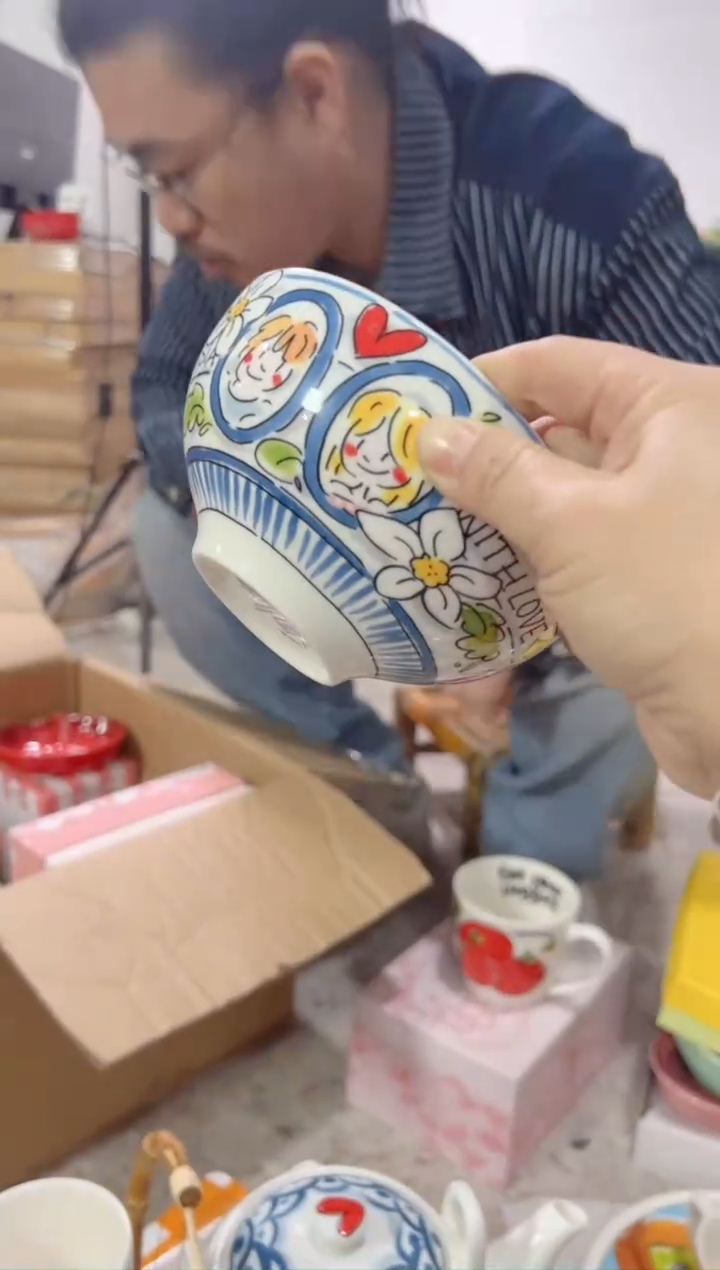 【闪购商品】碟荷兰太太----饭碗---亚洲