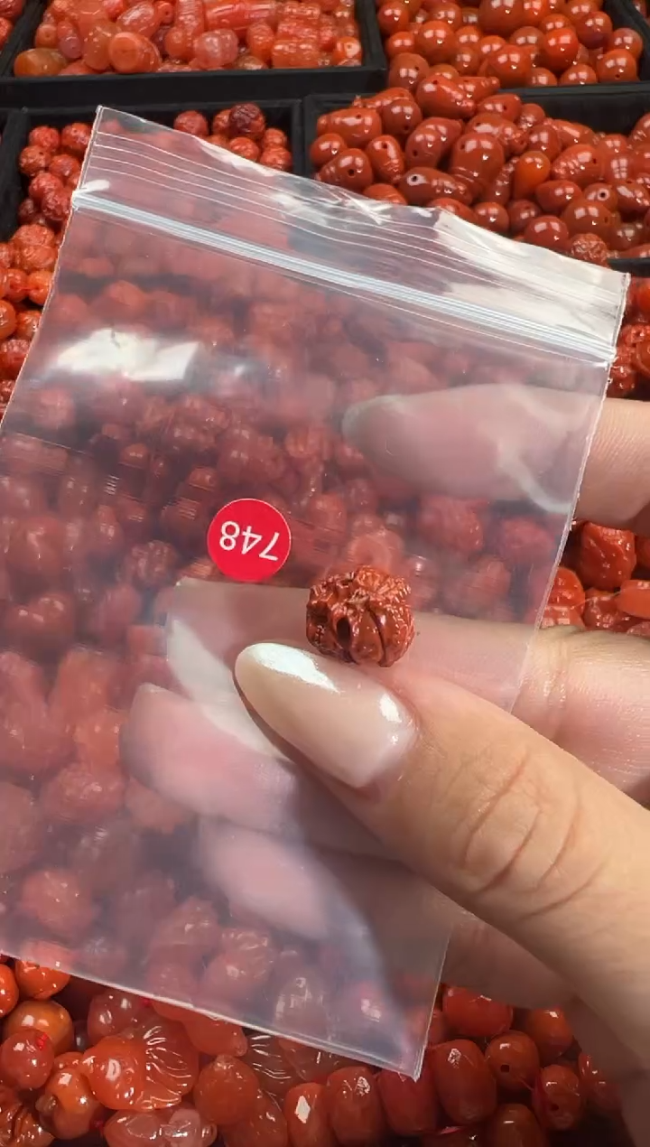 颈饰未镶嵌南红玛瑙1