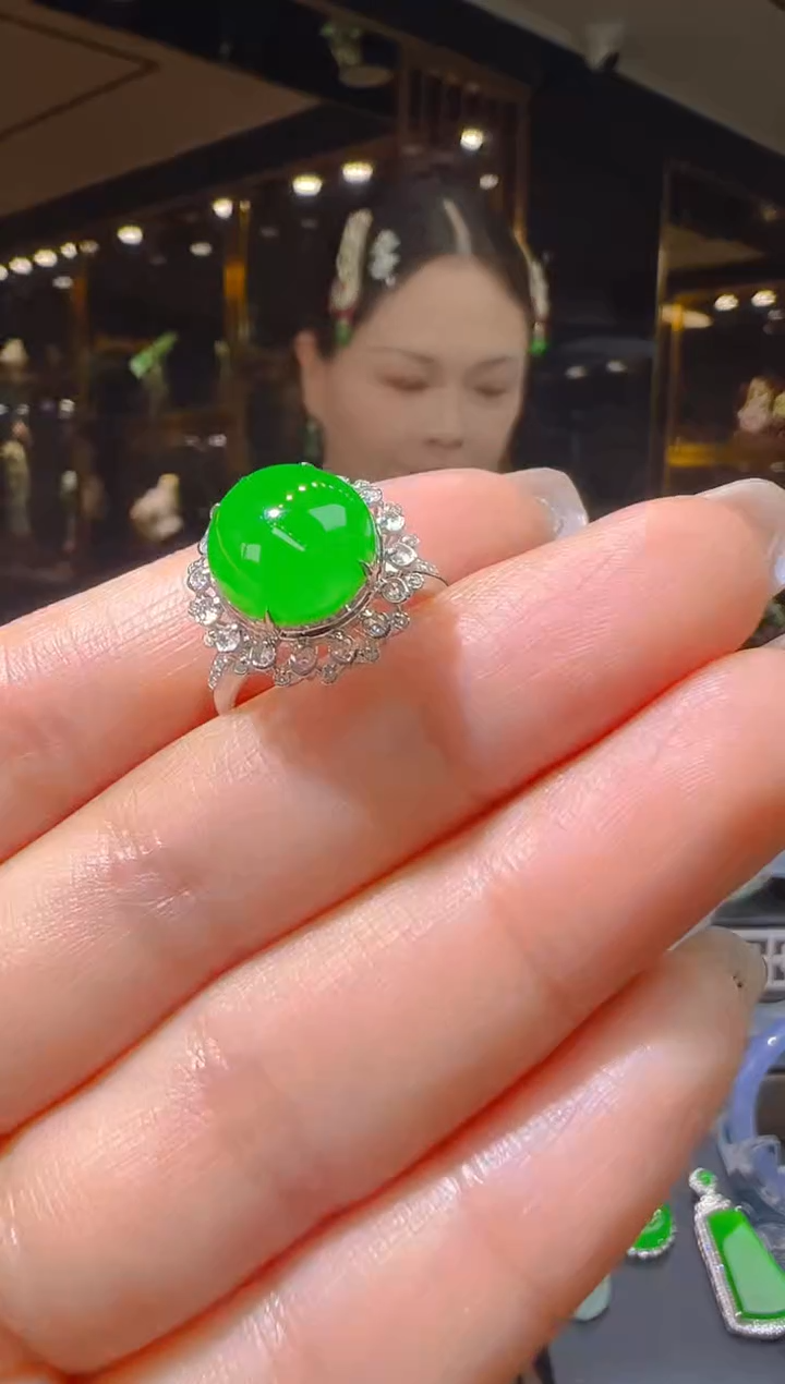 【闪购商品】翡翠戒指18K金镶嵌109    