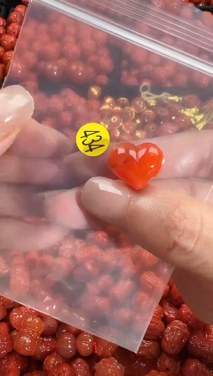 颈饰未镶嵌南红玛瑙1