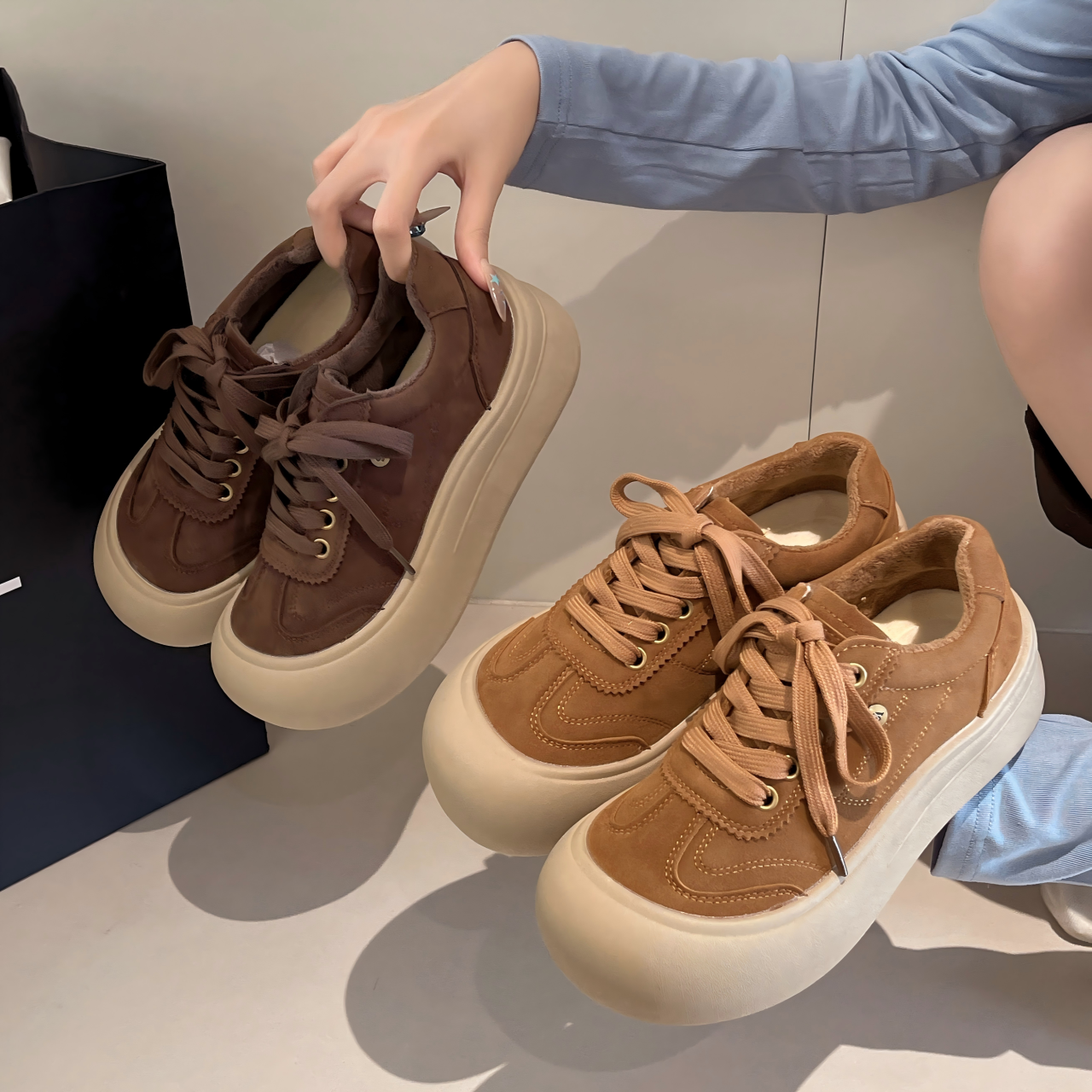 真皮休闲鞋女2025冬季新款复古加绒保暖丑萌运动板鞋二棉面包鞋