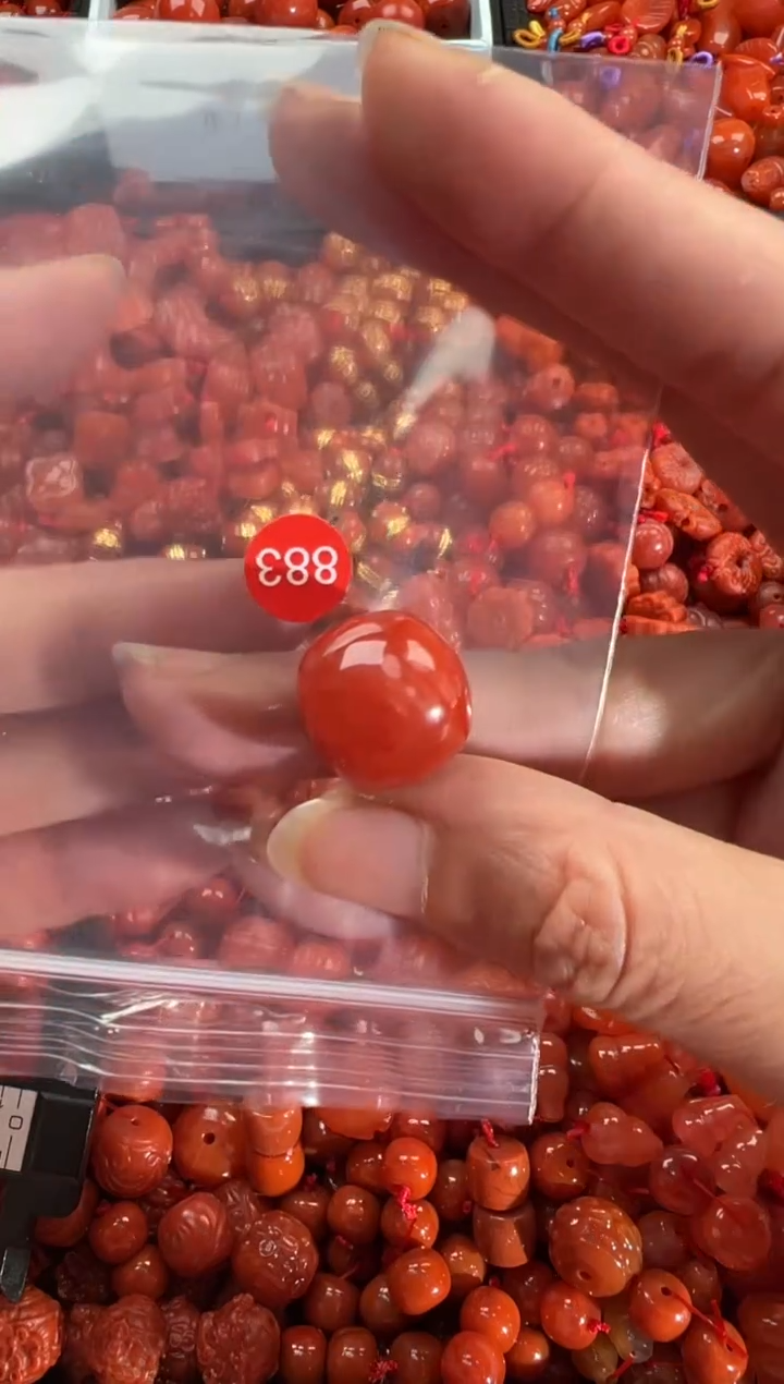 【闪购商品】南红玛瑙颈饰未镶嵌1